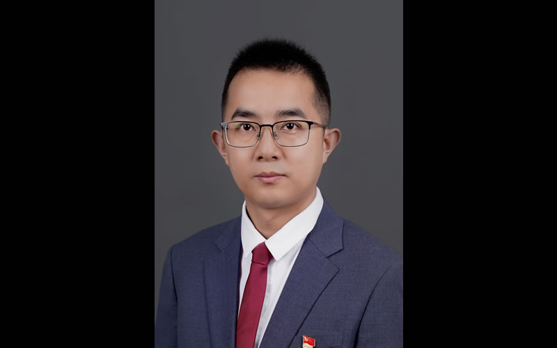王磊，央视《百家讲坛》主讲人、南京师范大学马克思主义学院副教授